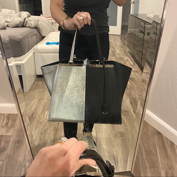 SOLD✖️Fendi 3Jours Two Tone Shoulder Bag Tote - Picture 3 of 16